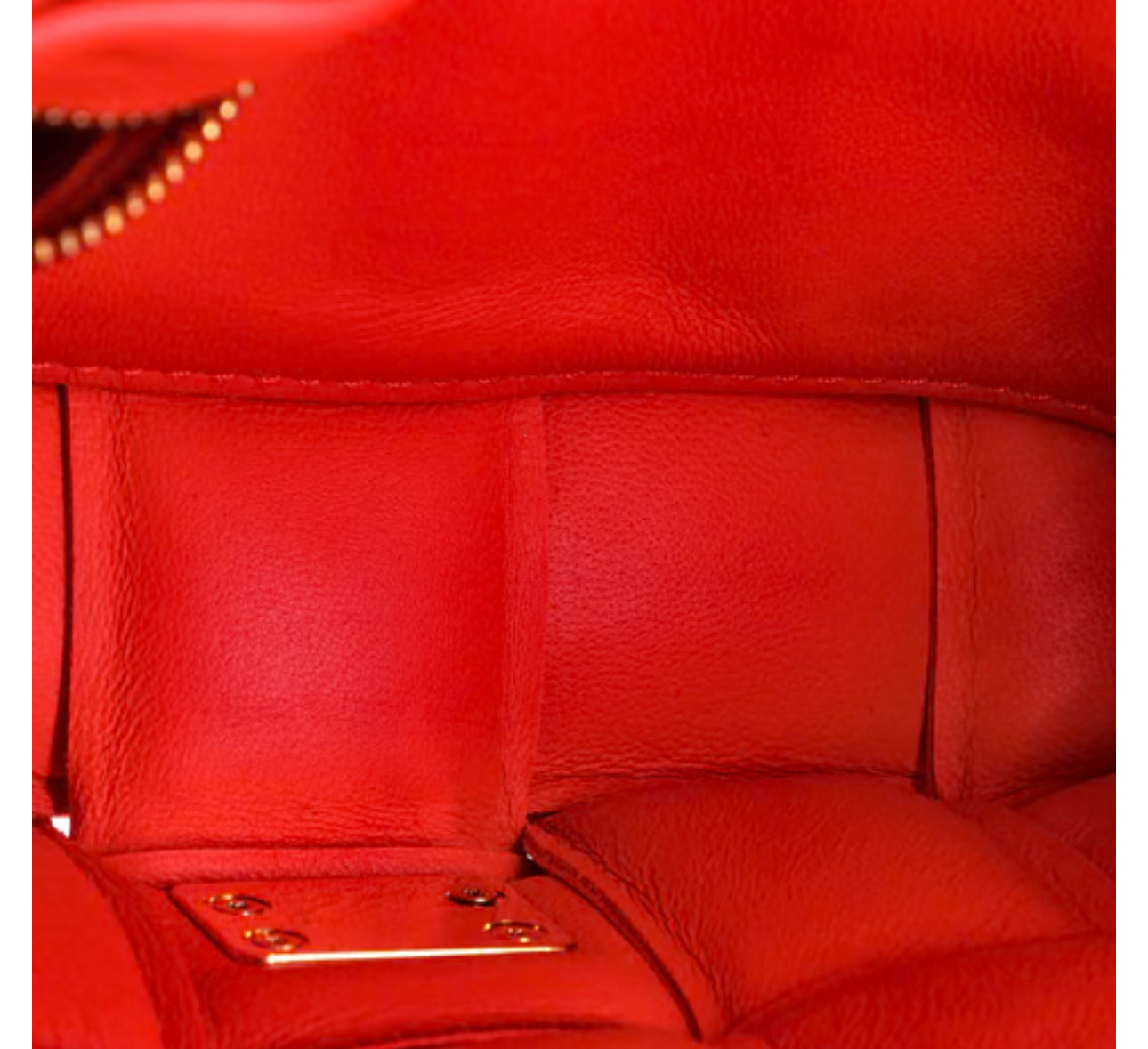Bottega Veneta
Cassette Crossbody Bag Padded Maxi Intrecciato Leather Small