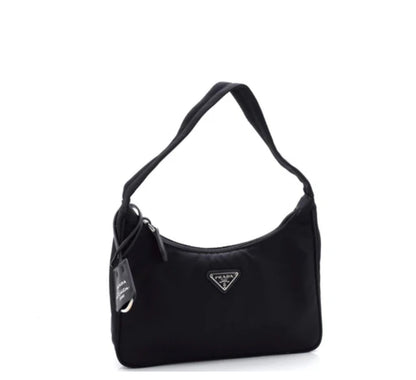 Prada
Re-Edition 2000 Hobo Tessuto Mini