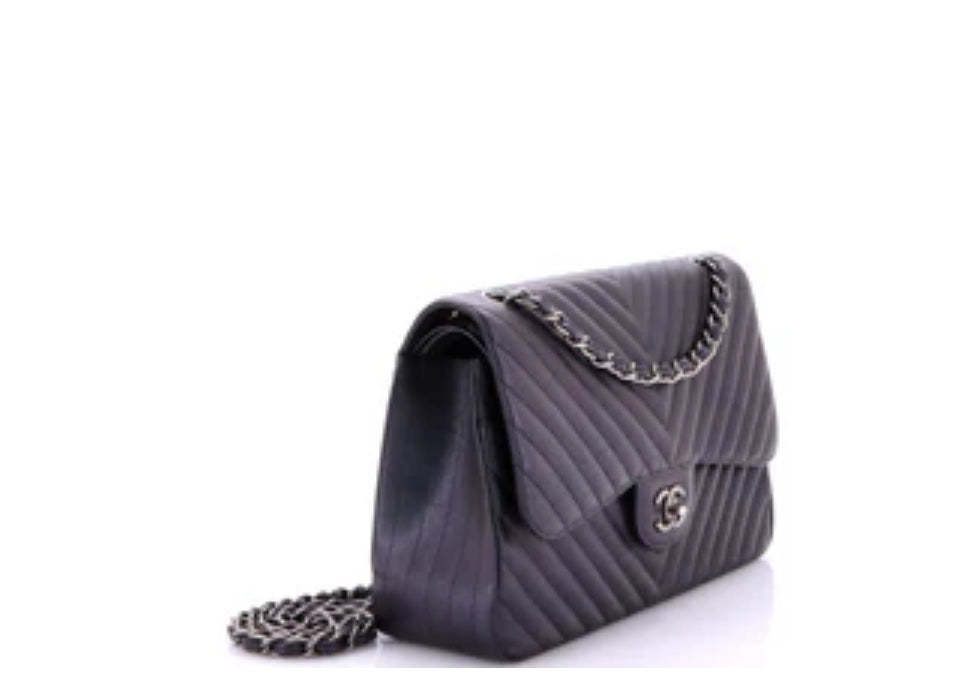 Chanel
Classic Double Flap Chevron Iridescent Jumbo