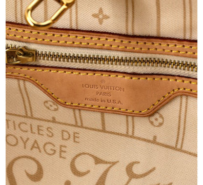 Louis Vuitton
Neverfull Tote Damier GM