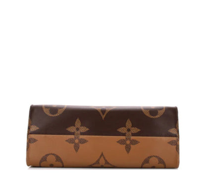Louis Vuitton
OnTheGo Tote Reverse Monogram Giant GM