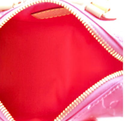 Louis Vuitton
Chain Speedy Bandouliere Limited Edition Valentine Monogram Vernis Nano