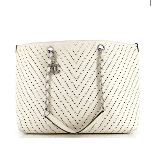 Chanel
Shopping Tote Perforated Caviar Large