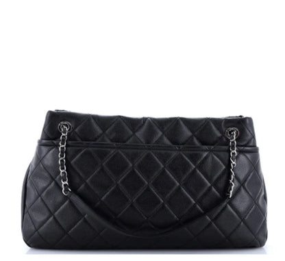 Chanel
Timeless CC Soft Tote Quilted Caviar Large