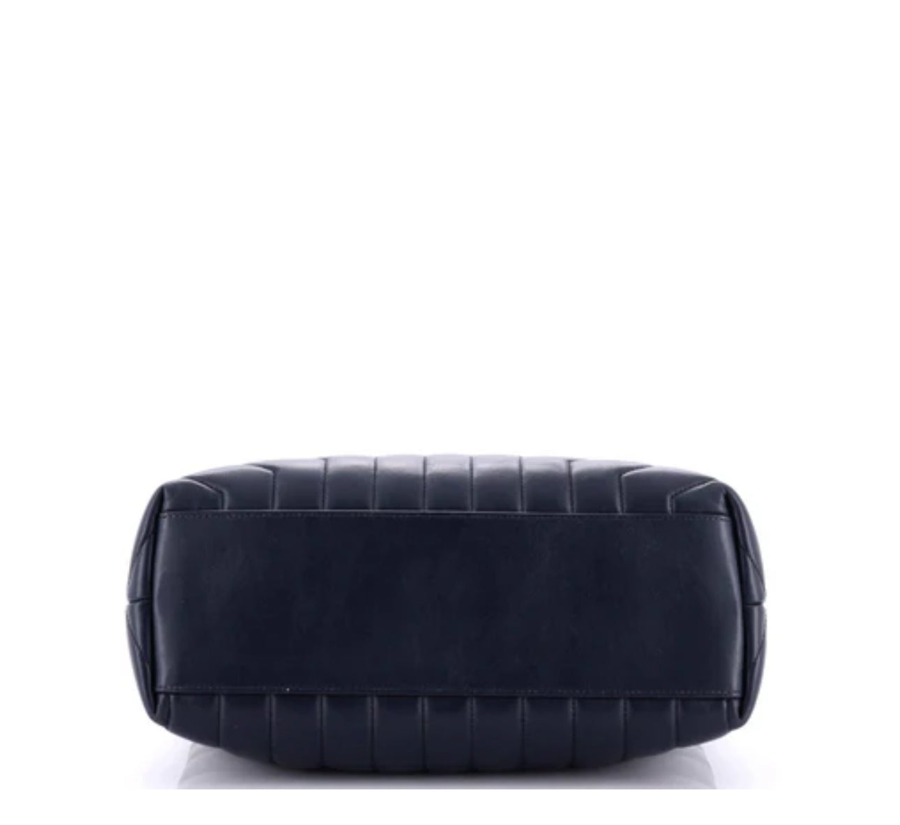 Saint Laurent
Loulou Shoulder Bag Matelasse Chevron Leather Medium