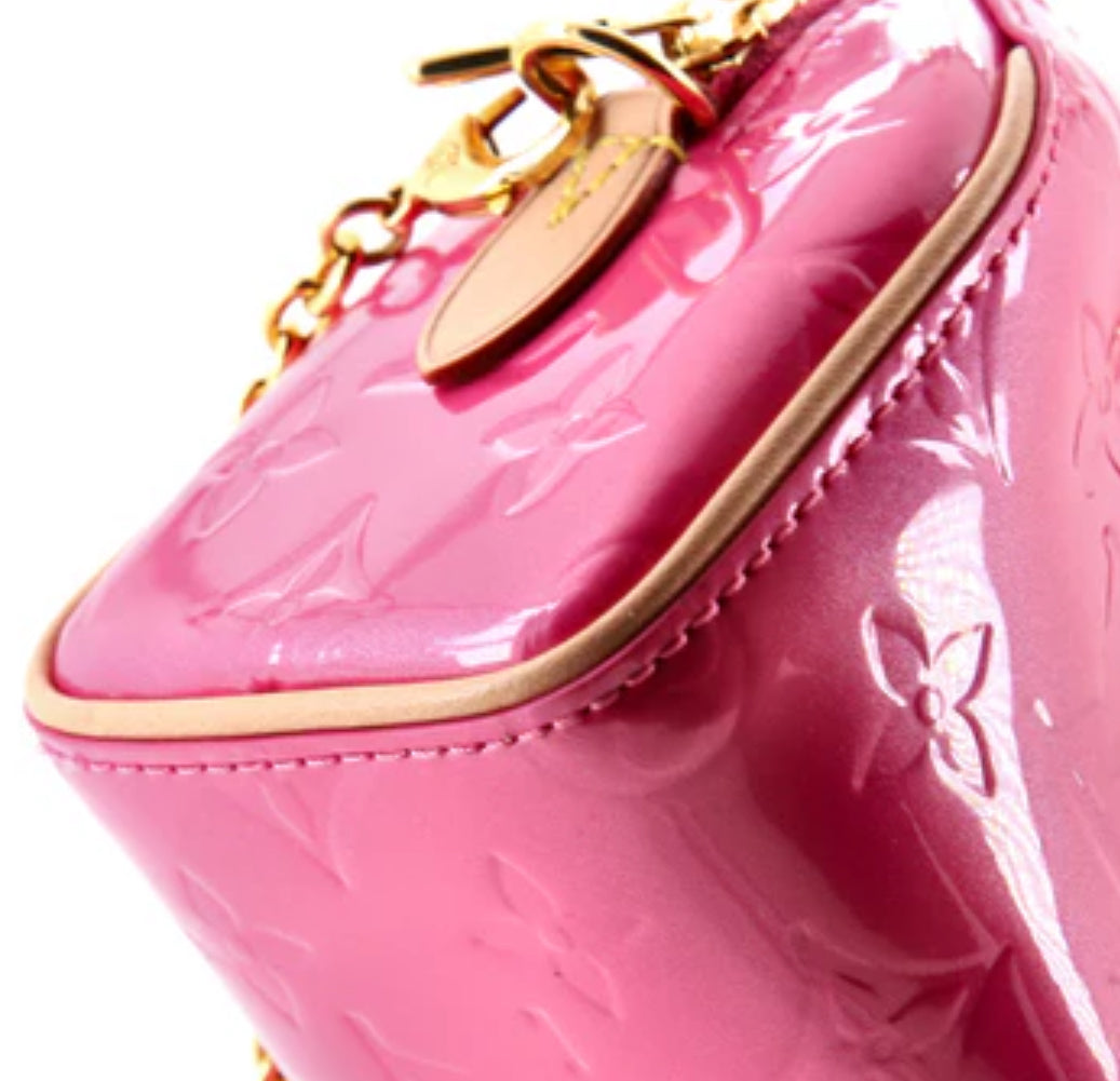 Louis Vuitton
Chain Speedy Bandouliere Limited Edition Valentine Monogram Vernis Nano