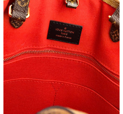 Louis Vuitton
OnTheGo Tote Reverse Monogram Giant GM