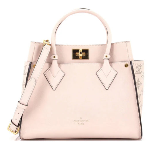 Louis Vuitton
On My Side Tote Mahina Leather MM