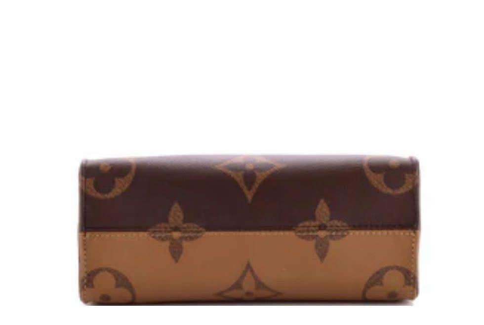 Louis Vuitton
OnTheGo Reverse Monogram