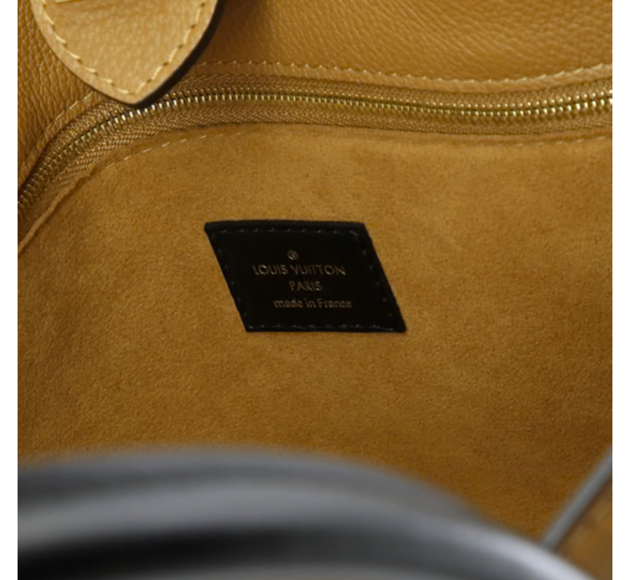 Louis Vuitton
On My Side Tote Leather with Monogram Canvas MM