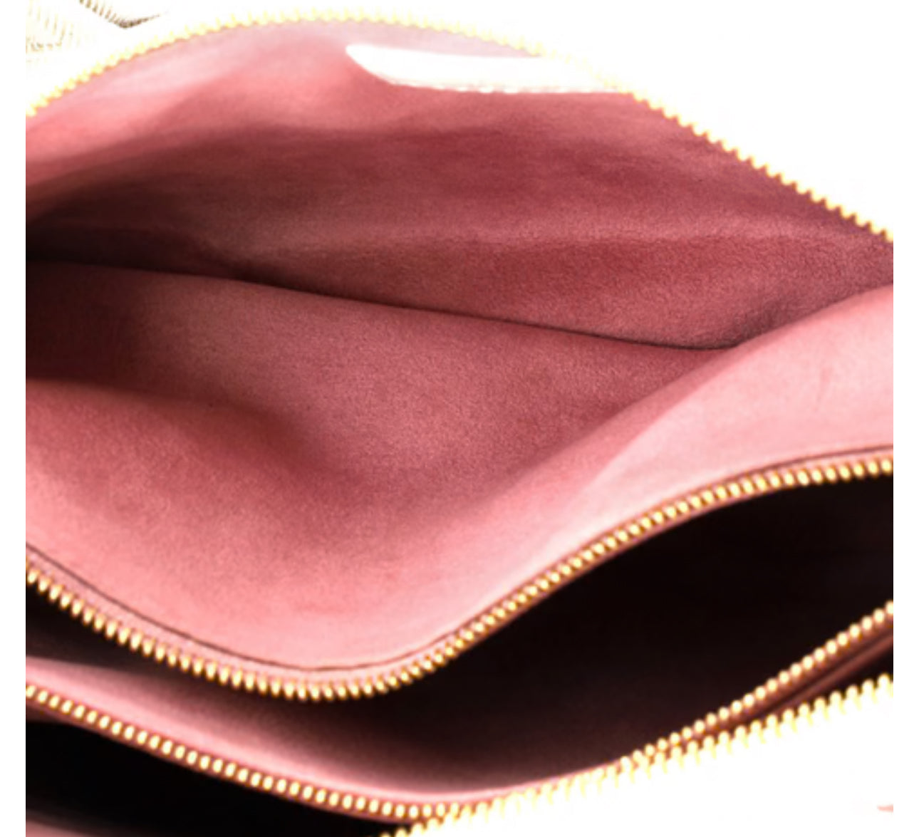Louis Vuitton
Coussin Bag Monogram Flower Embossed Lambskin PM