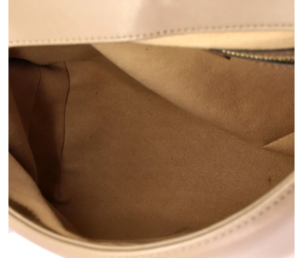 Gucci
GG Marmont Top Handle Flap Bag Matelasse Leather Medium