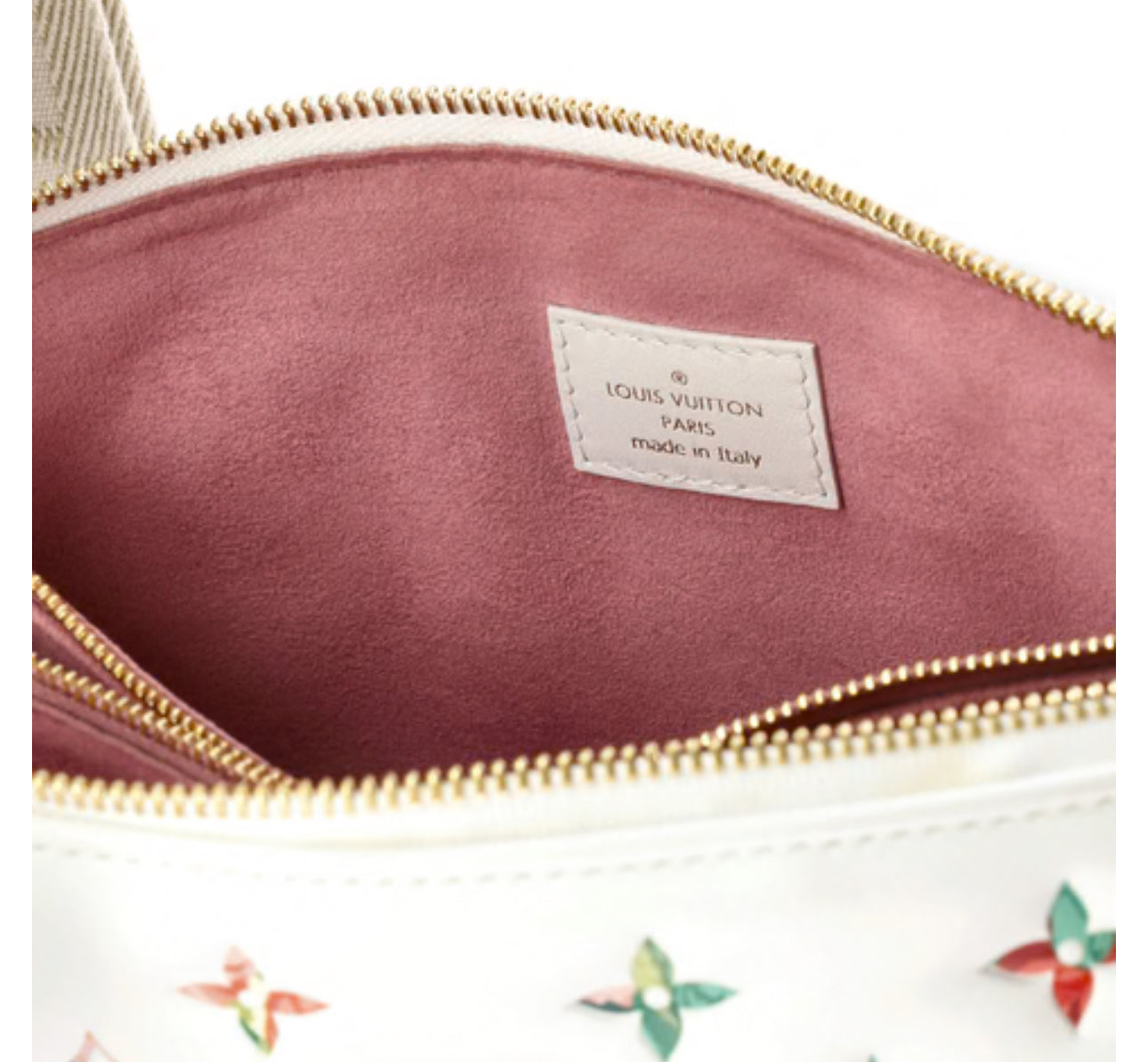 Louis Vuitton
Coussin Bag Monogram Flower Embossed Lambskin PM