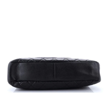 Chanel
Timeless CC Soft Tote Quilted Caviar Large